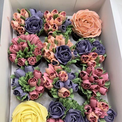 Floral cupcakes (box of 12 cupcakes)